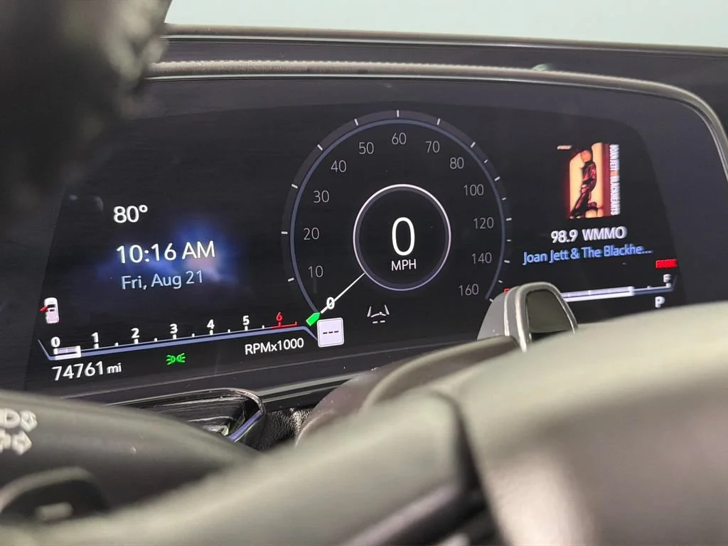 Used 2021 BLACK RAVEN Cadillac Sport image 22