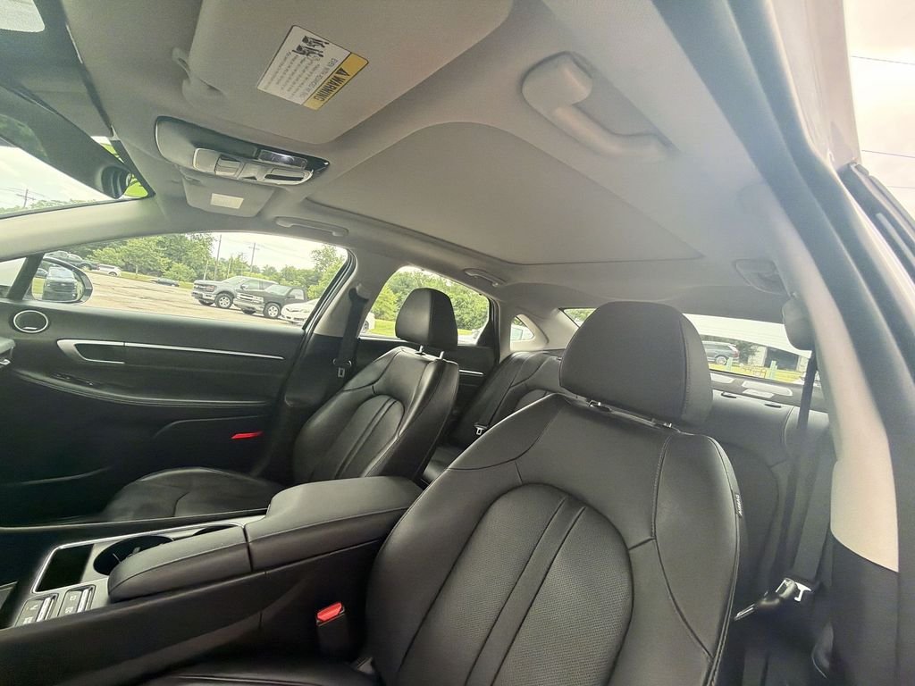 Used 2024 White Hyundai Limited image 22