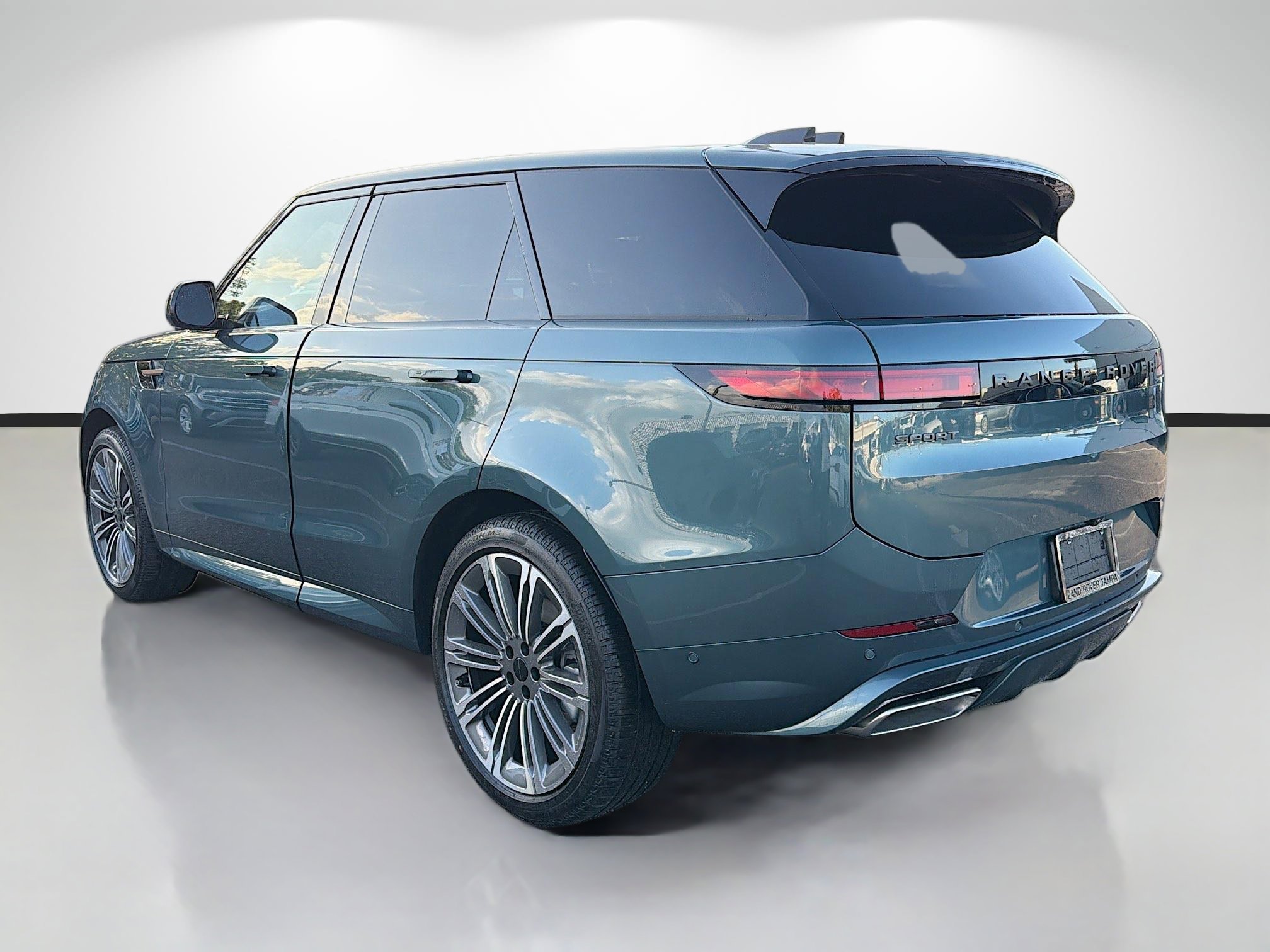 New 2026 Giola Green Land Rover Dynamic SE image 3