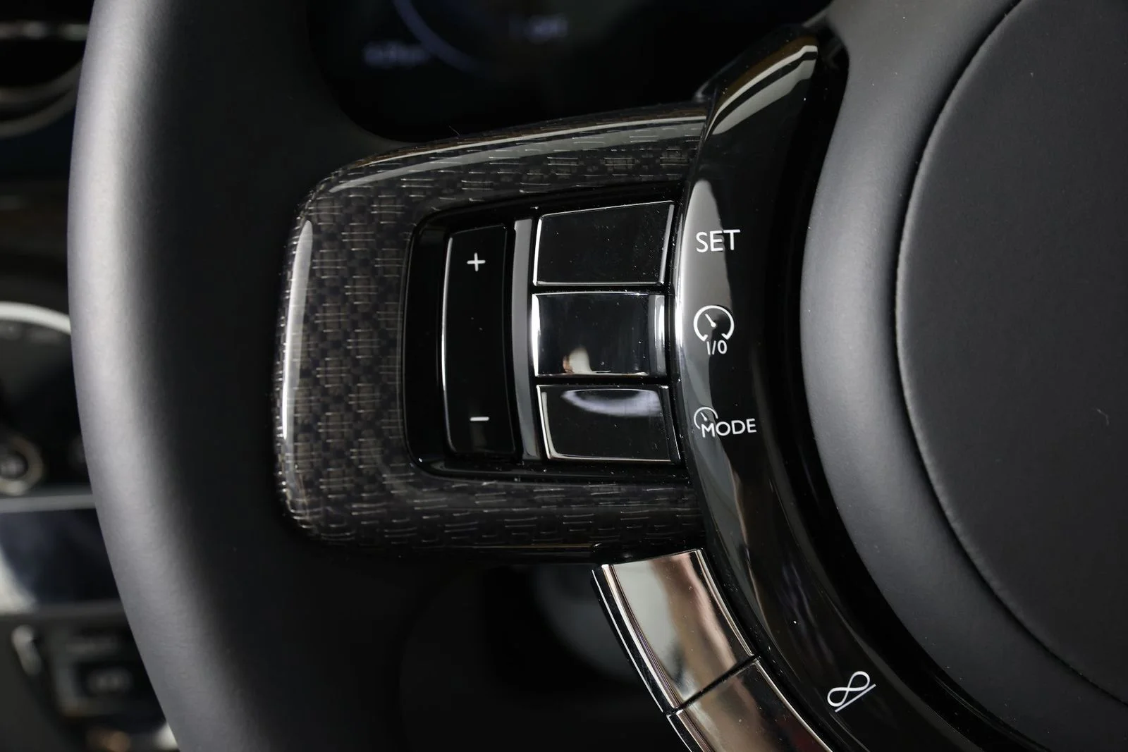 New 2025 Arctic White Rolls-Royce Black Badge image 14