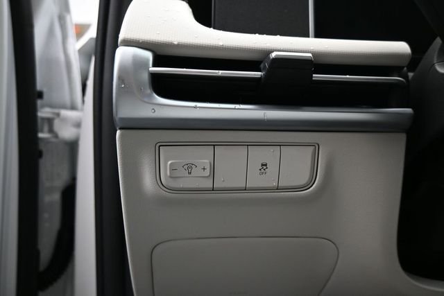 New 2026 White Hyundai SE FWD image 15