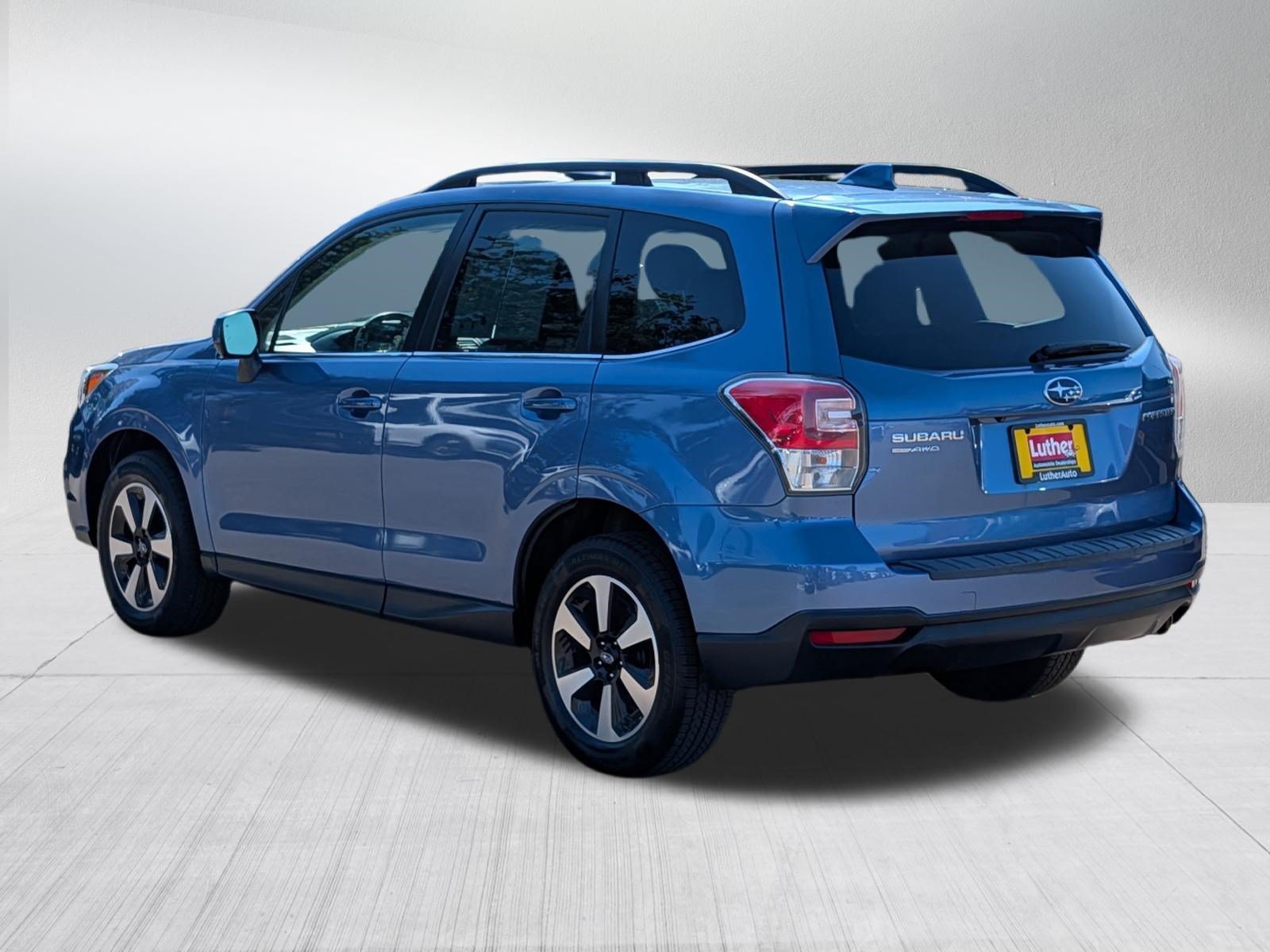 Used 2018 Quartz Blue Pearl Subaru Limited image 5