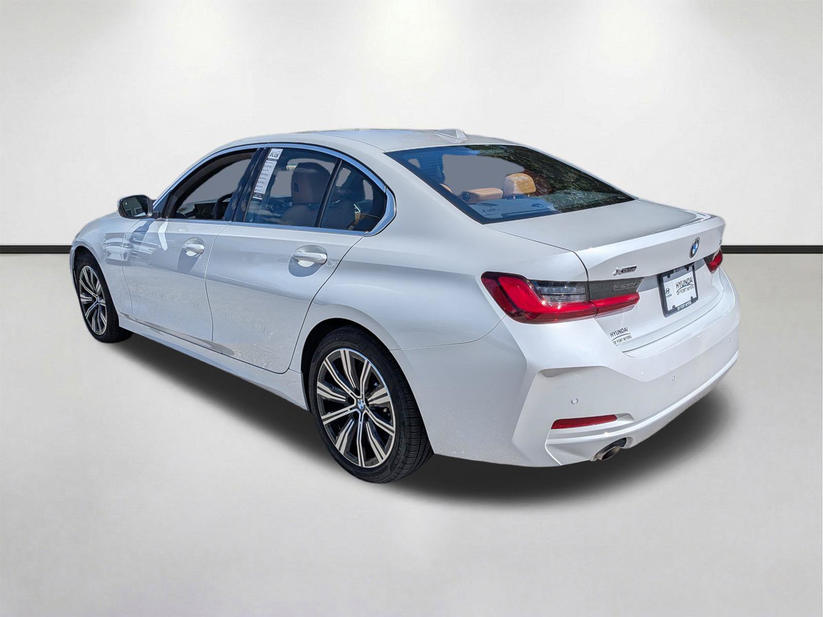 Used 2025 Mineral White Metallic BMW 330i xDrive image 6