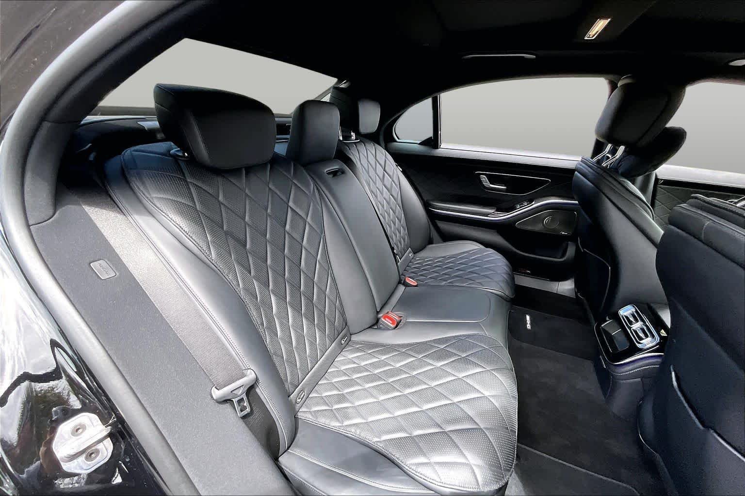 Used 2025 Obsidian Black Metallic Mercedes-Benz S 500 image 21