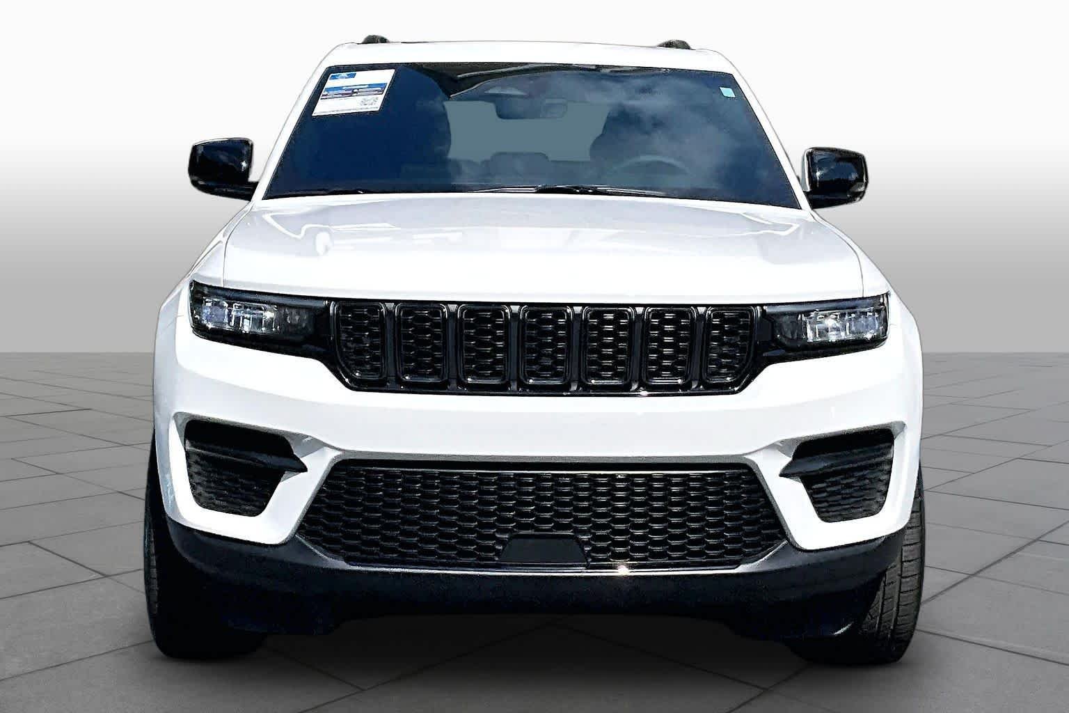 Used 2025 Bright White Clearcoat Jeep Altitude X image 4