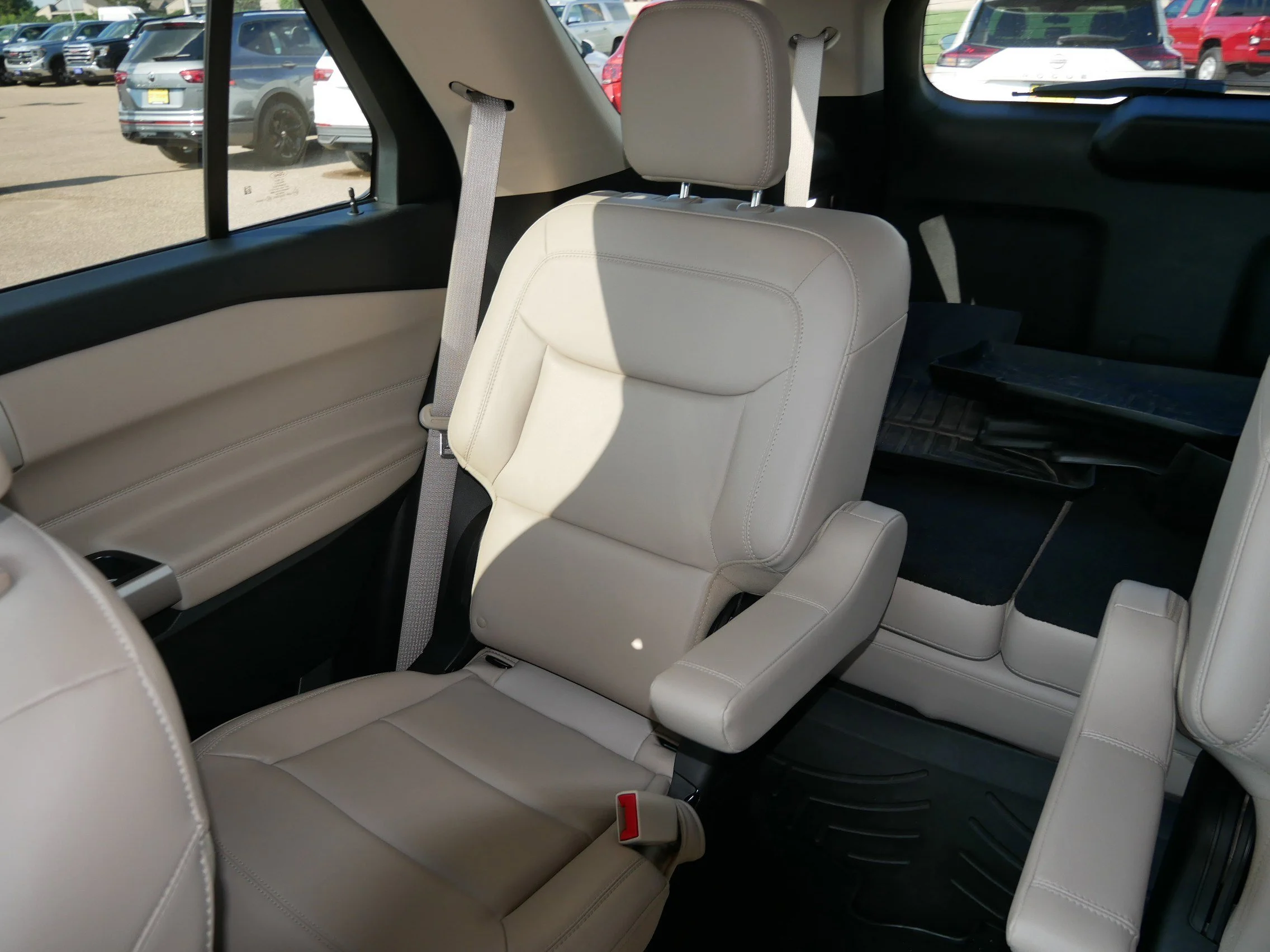 Used 2023 Carbonized Gray Metallic Ford XLT image 12