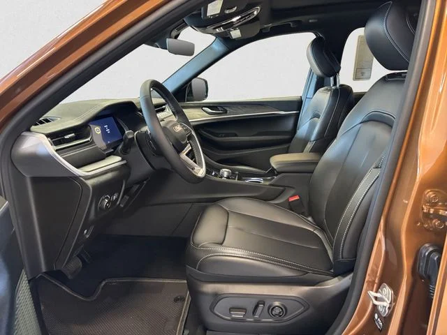New 2027 Brown Jeep Limited image 10