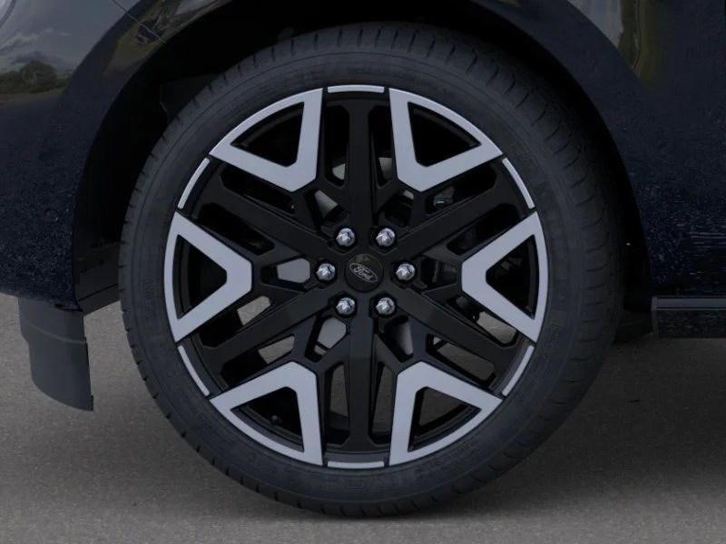 New 2025 Agate Black Metallic Ford Platinum® image 39