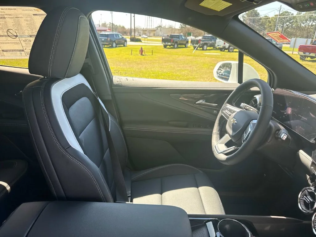 2025 Chevrolet Blazer EV LT - Photo 24