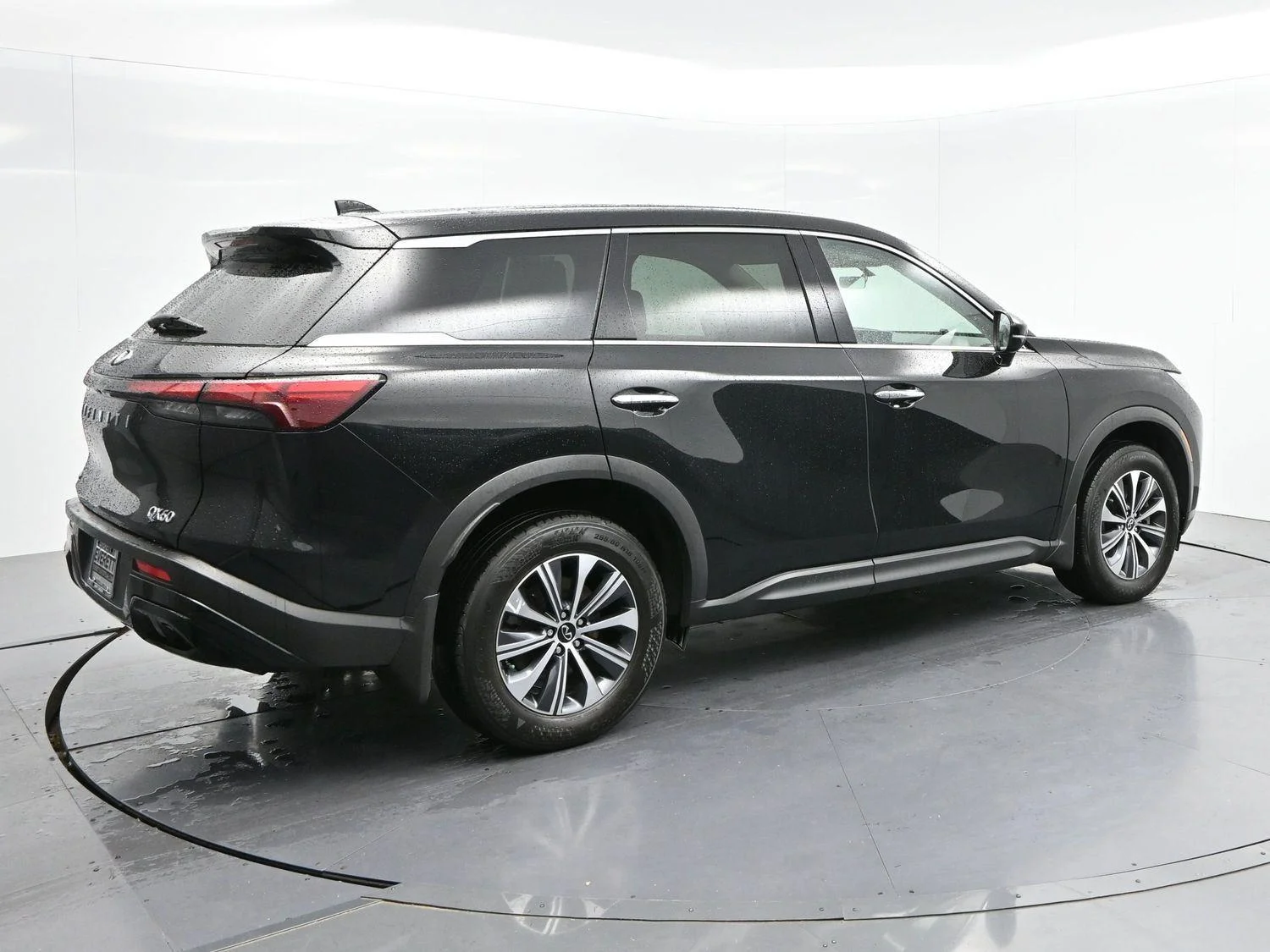 Used 2023 Black INFINITI PURE image 7