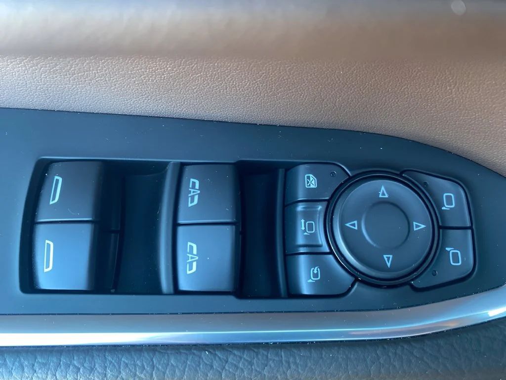 Used 2025 Onyx Black GMC Denali image 11