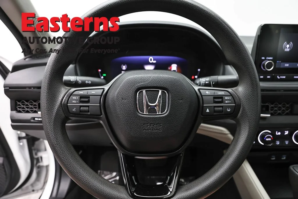 Used 2024 White Honda EX image 10