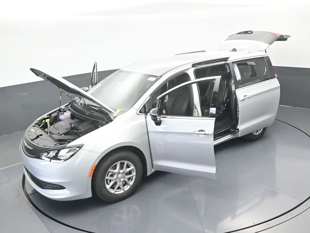 2026 Chrysler Voyager LX - Photo 61