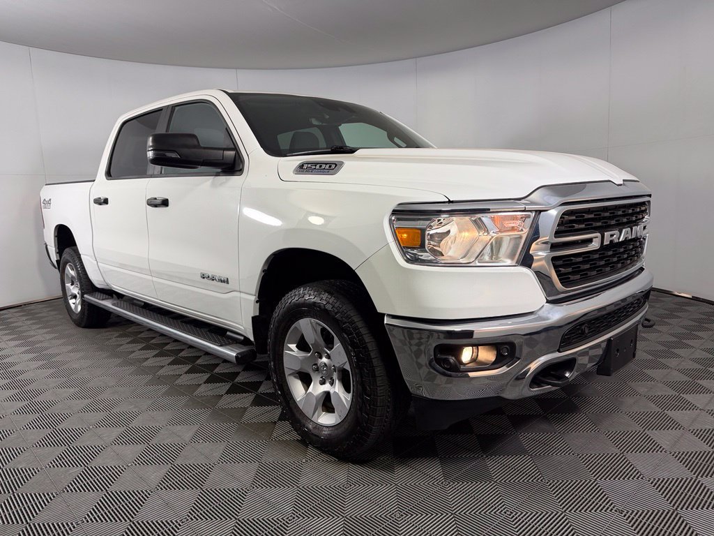 Certified Used 2024 White Ram Big Horn/Lone Star image 5