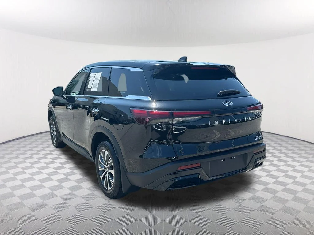Used 2024 Black INFINITI PURE image 7