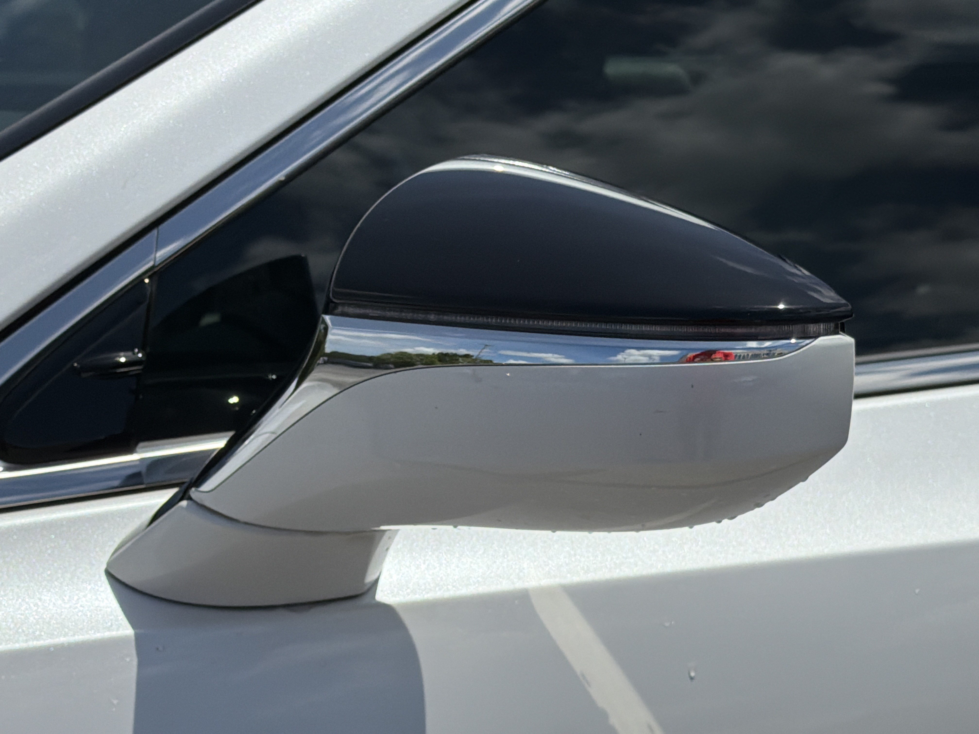 Used 2024 Eminent White Pearl Lexus ES 350 image 36