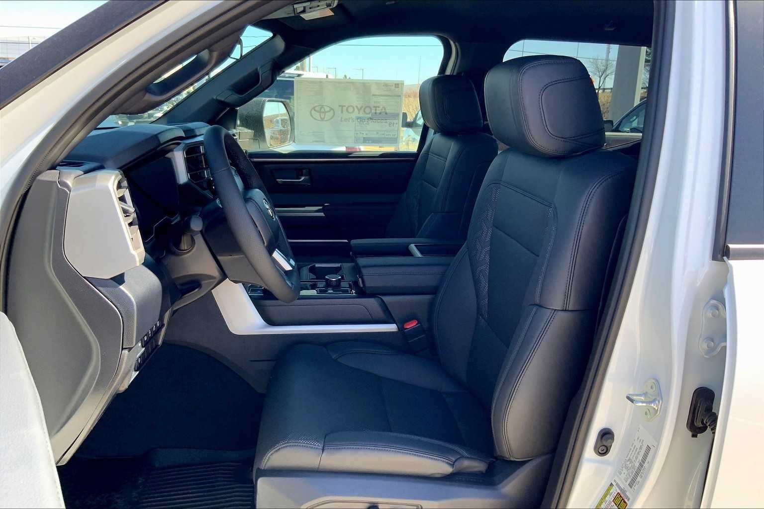 2025 Toyota Tundra SR5 - Photo 8