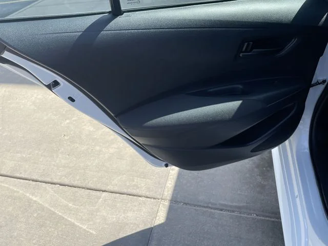 2025 Toyota Corolla LE - Photo 28
