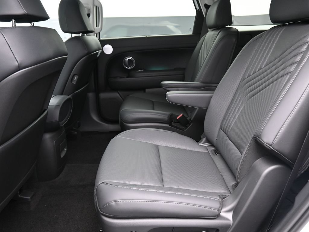 Used 2026 White Hyundai SEL Premium image 12