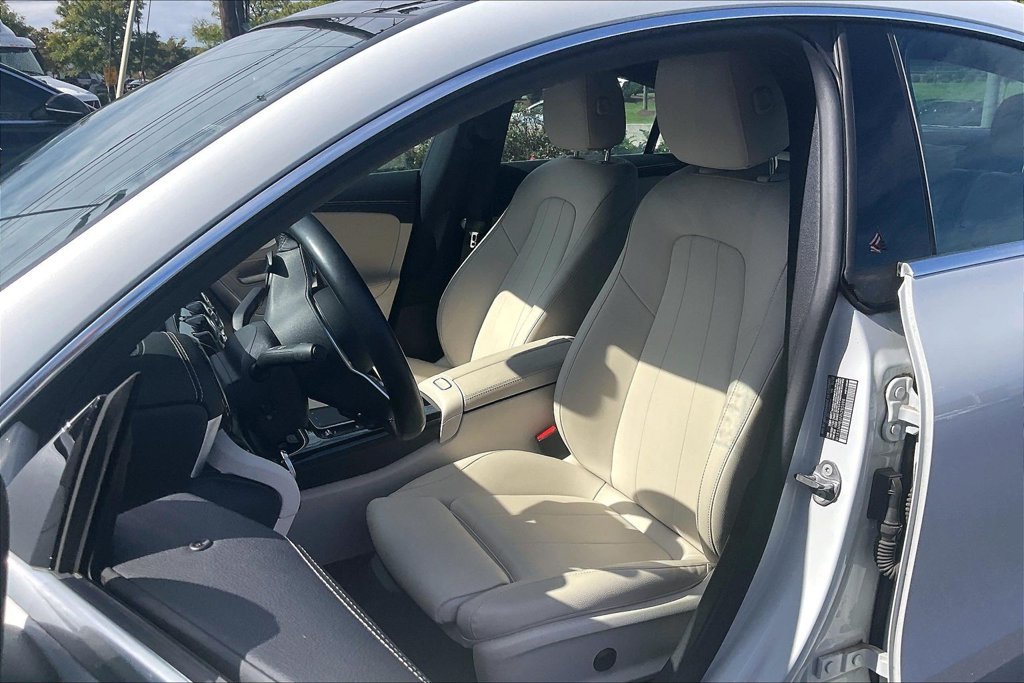 Certified Used 2022 White Mercedes-Benz CLA 250 image 3