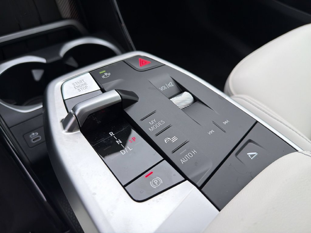 New 2027 Alpine White BMW xDrive28i image 18