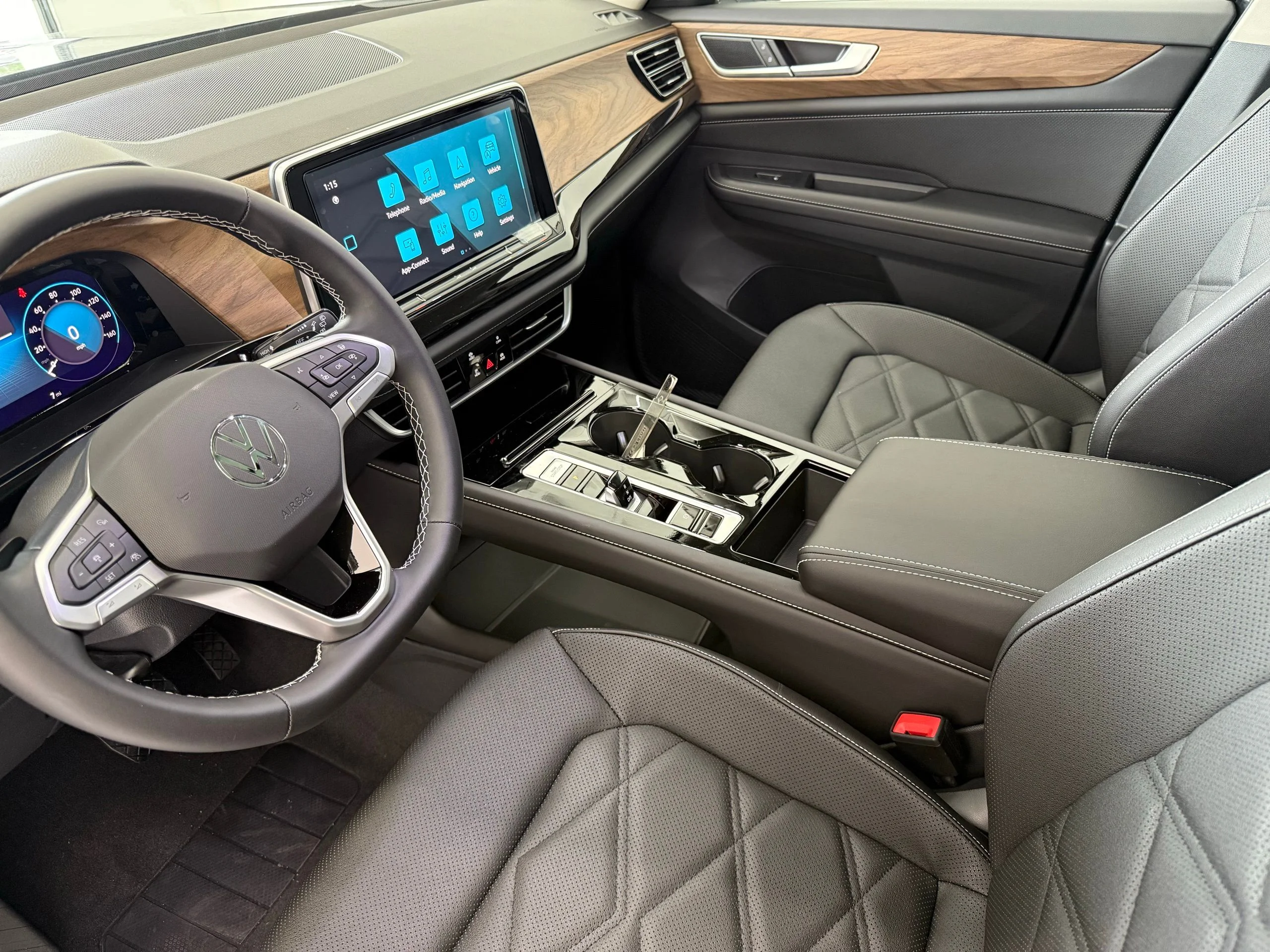 2025 Volkswagen Atlas SE w/Tech - Photo 20