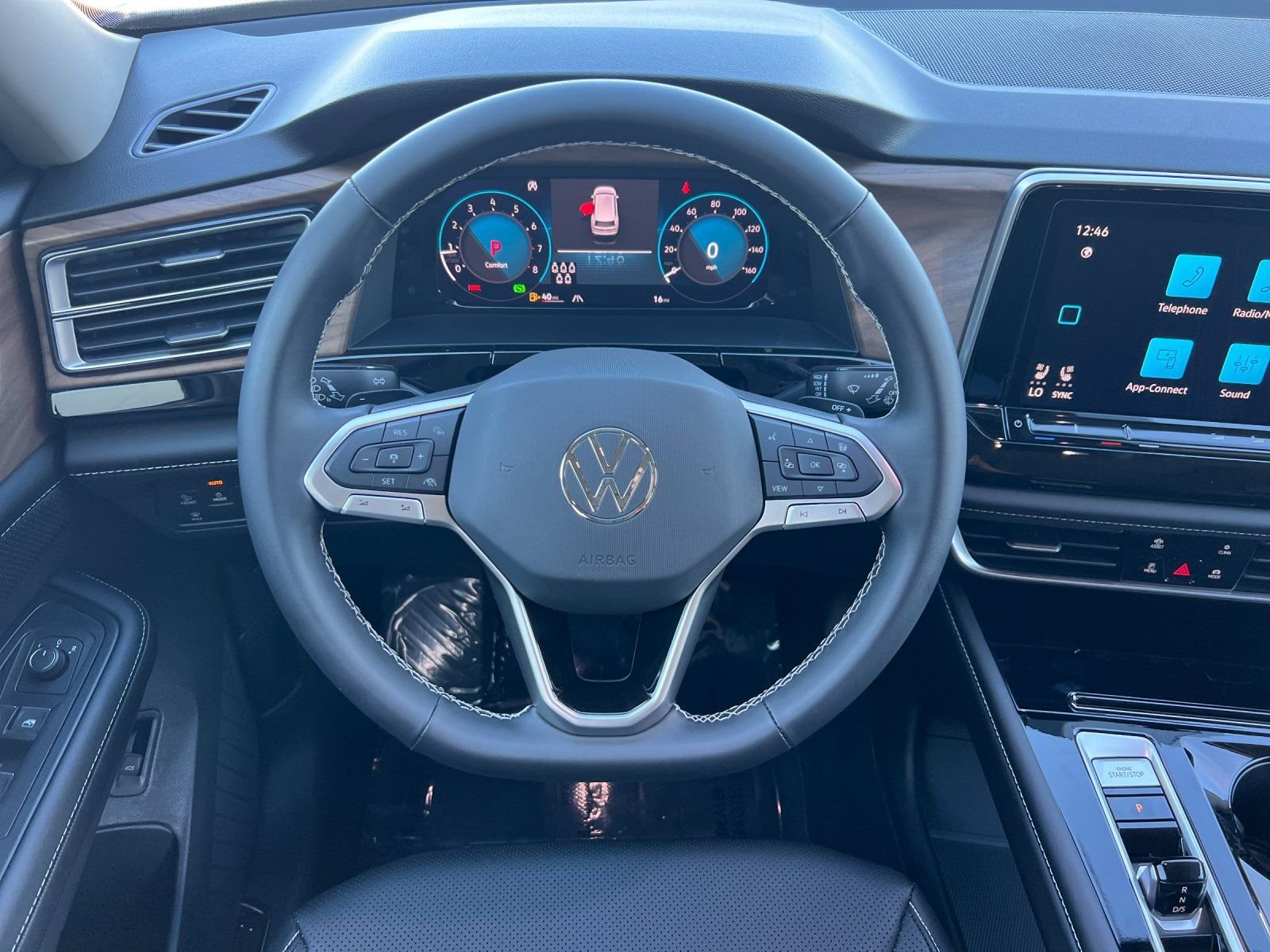 New 2026 Opal White Pearl Volkswagen SE w/Technology image 13