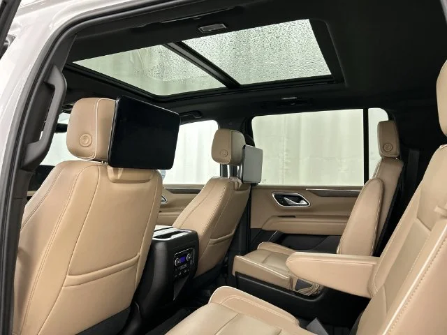 Used 2021 IRIDESCENT PEARL TRICOAT Chevrolet Premier image 27