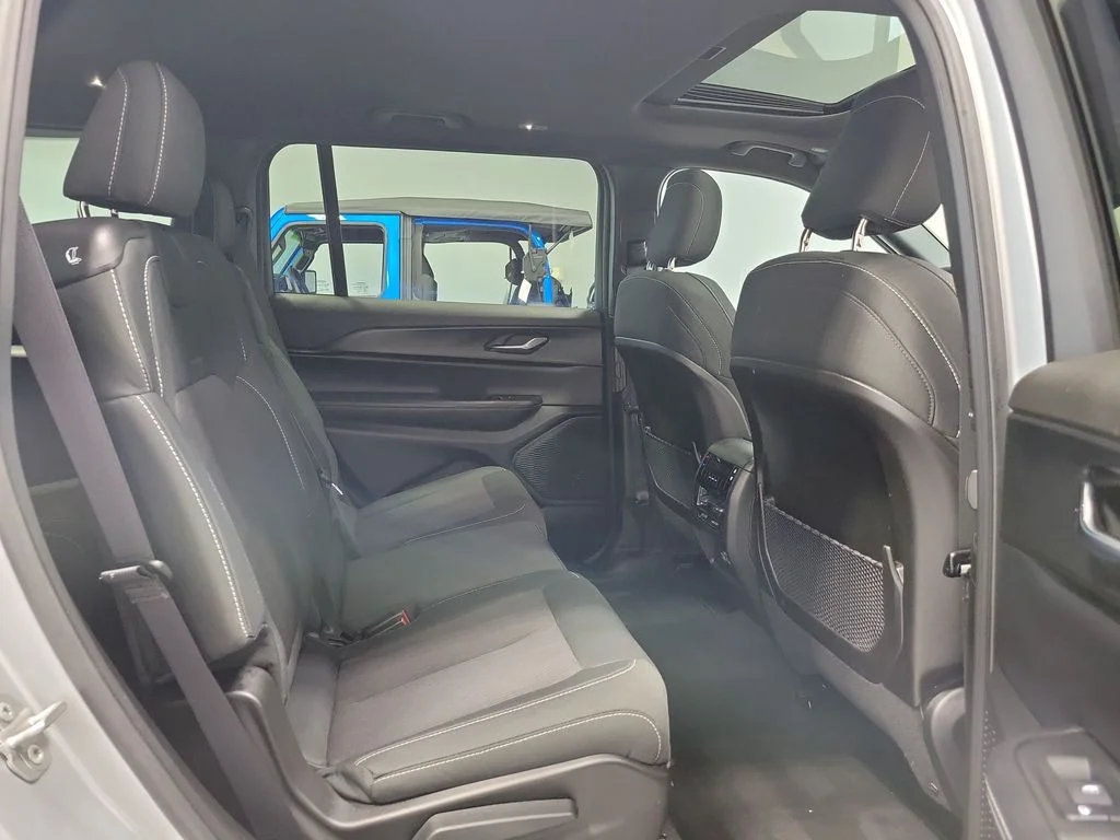 Used 2024 Silver Jeep Laredo image 17