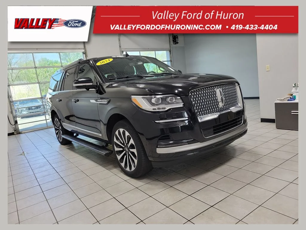 Used 2024 Black Metallic Lincoln Reserve image 1