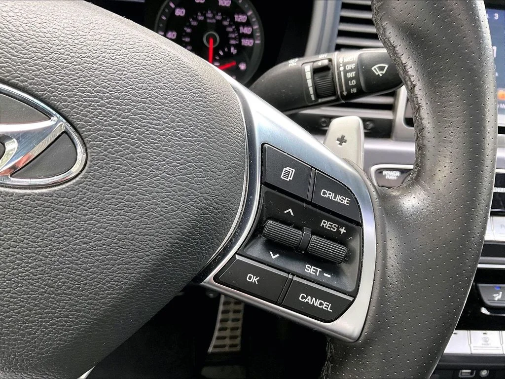 Used 2018 Electric Blue Hyundai Sport image 24