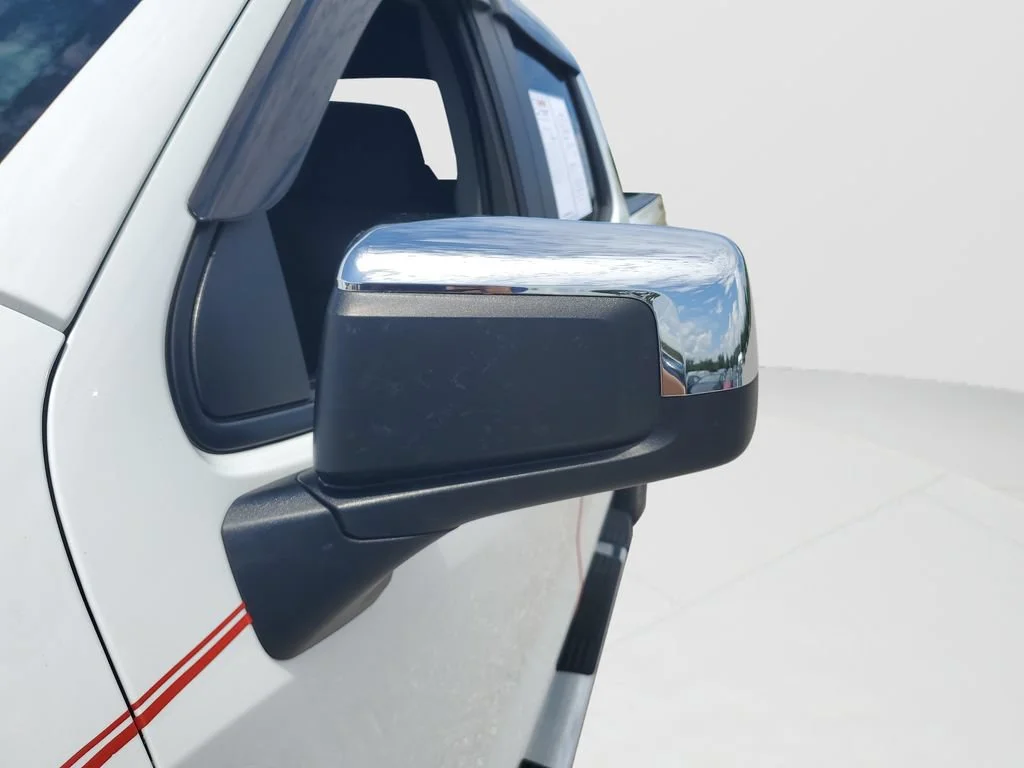 Used 2025 Summit White Chevrolet LT (2FL) image 28