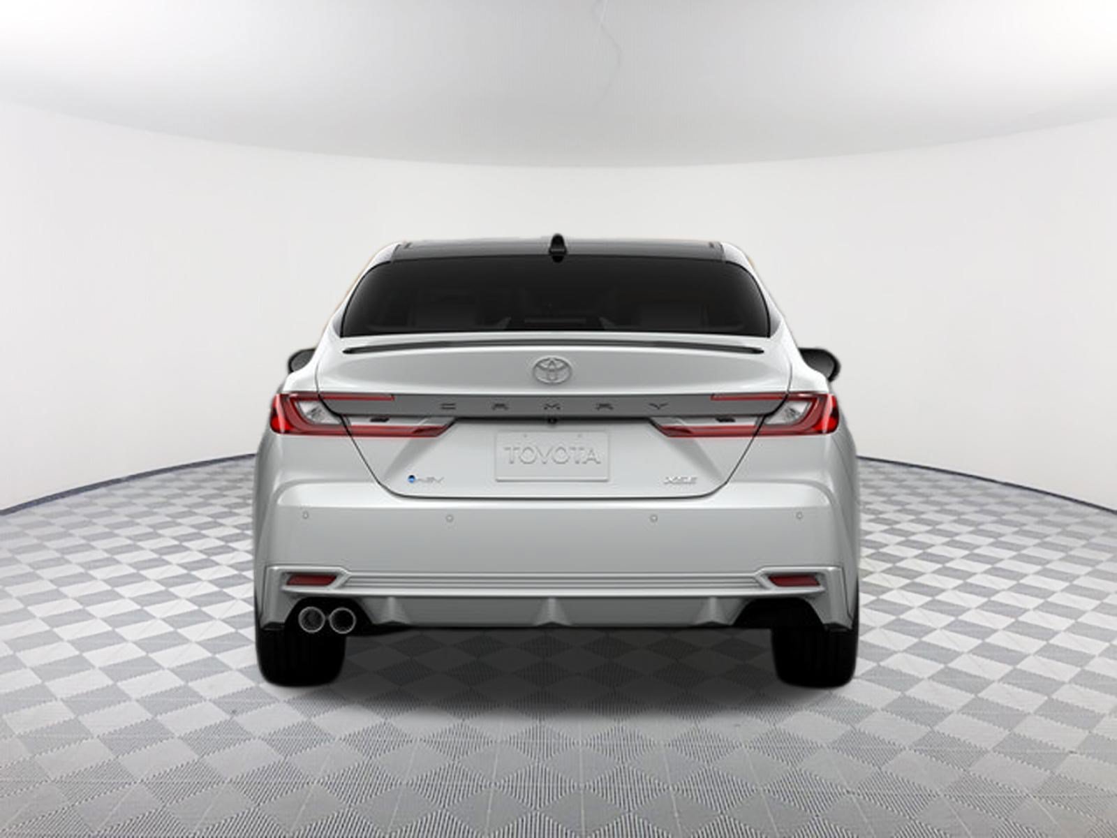 New 2026 Wind Chill Pearl with Midnight Black Metallic roof Toyota XSE image 8