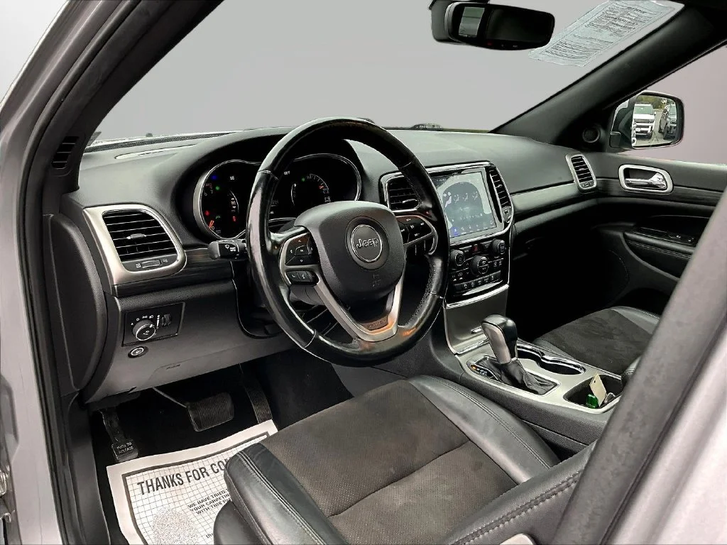 Used 2020 Silver Jeep Altitude image 20