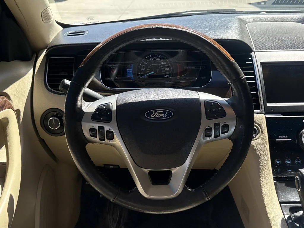 Used 2018 White Ford Limited image 12