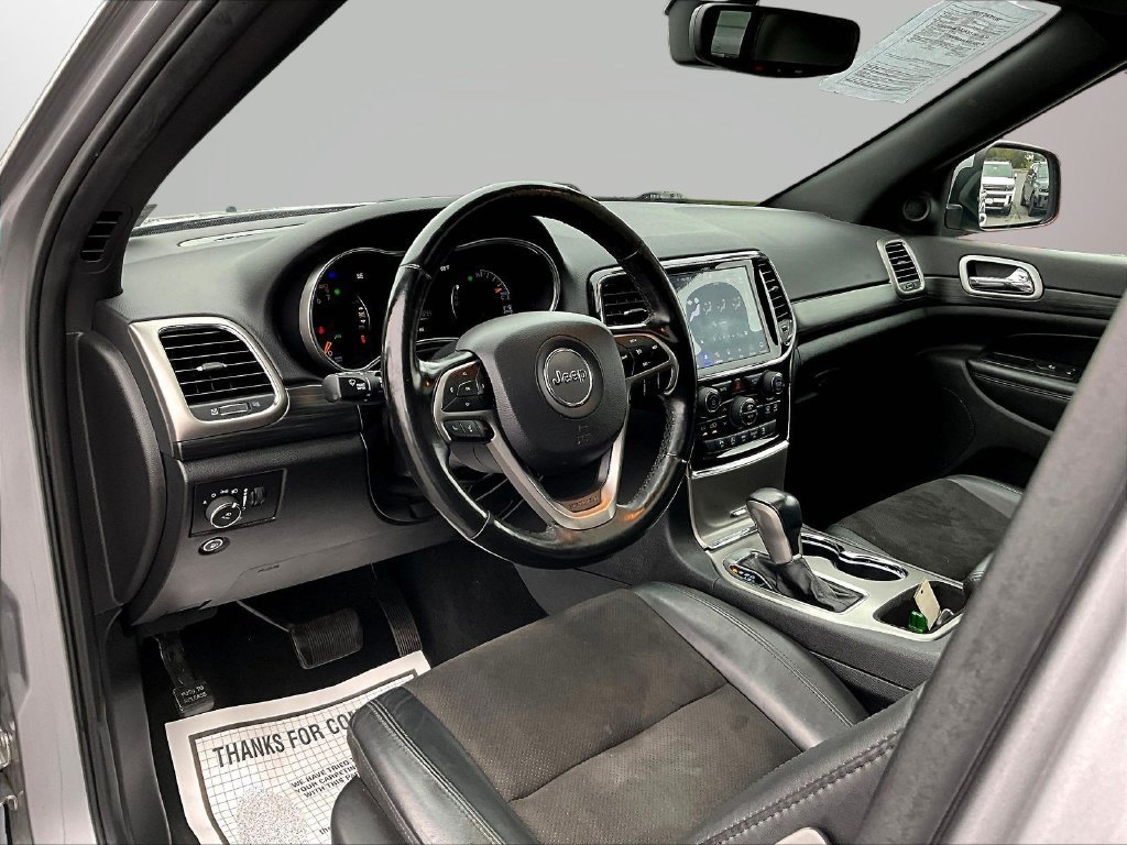 Used 2020 Silver Jeep Altitude image 20
