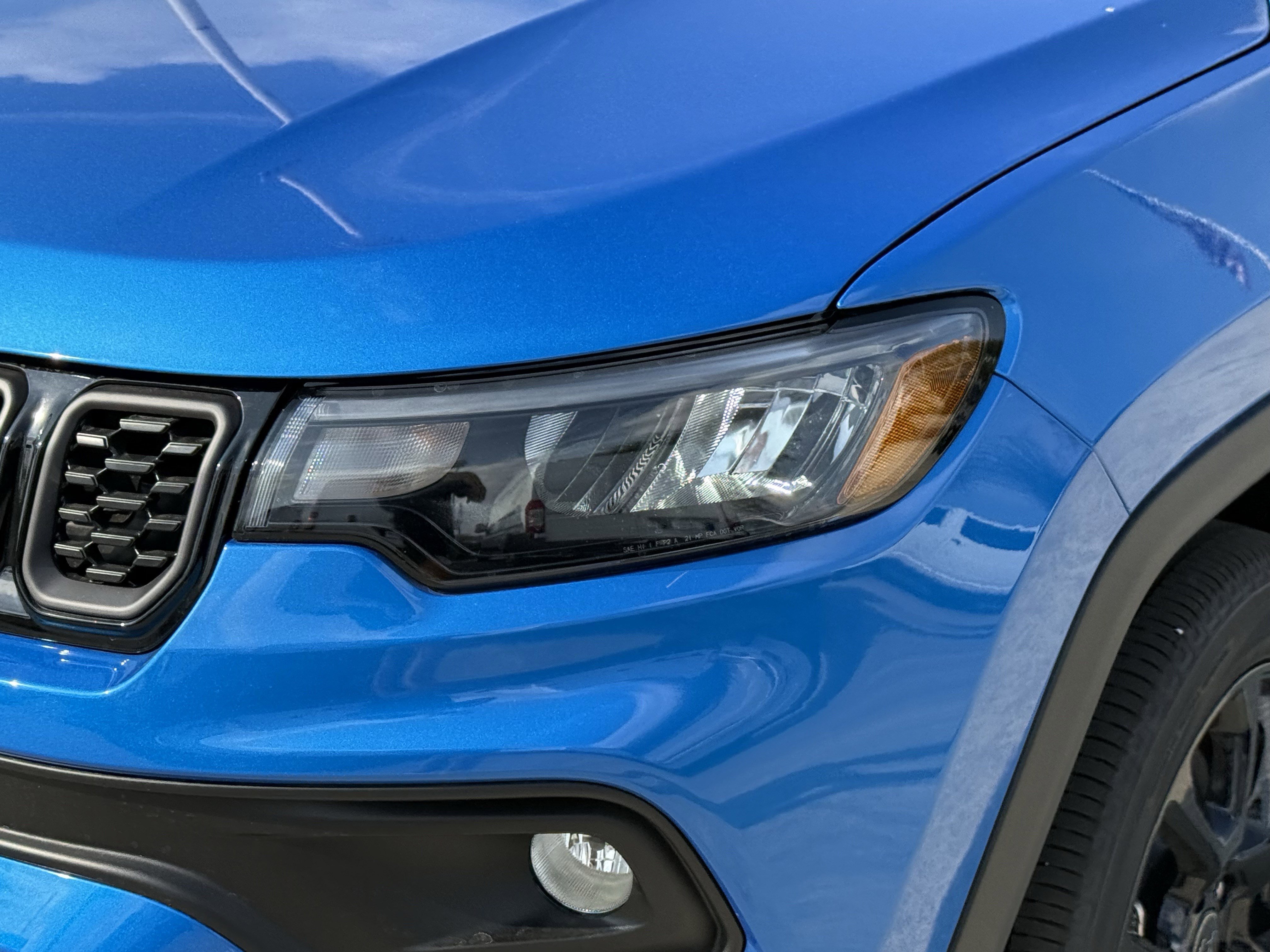 New 2026 Hydro Blue Pearlcoat Jeep Latitude Altitude image 7