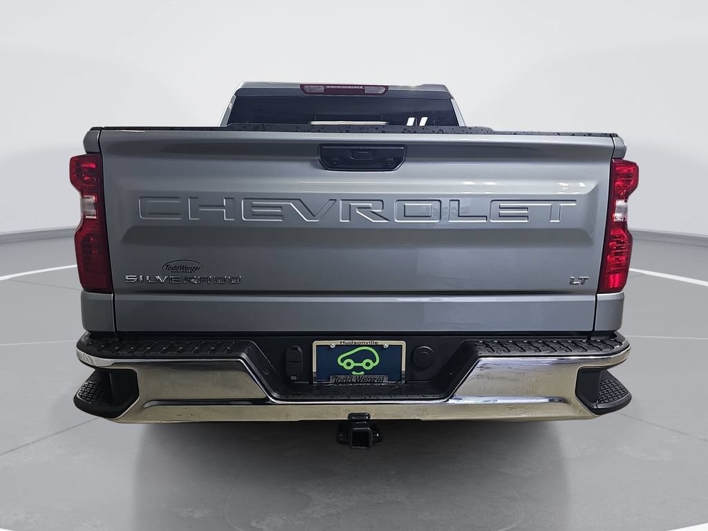 Used 2024 Sterling Gray Metallic Chevrolet LT (2FL) image 5