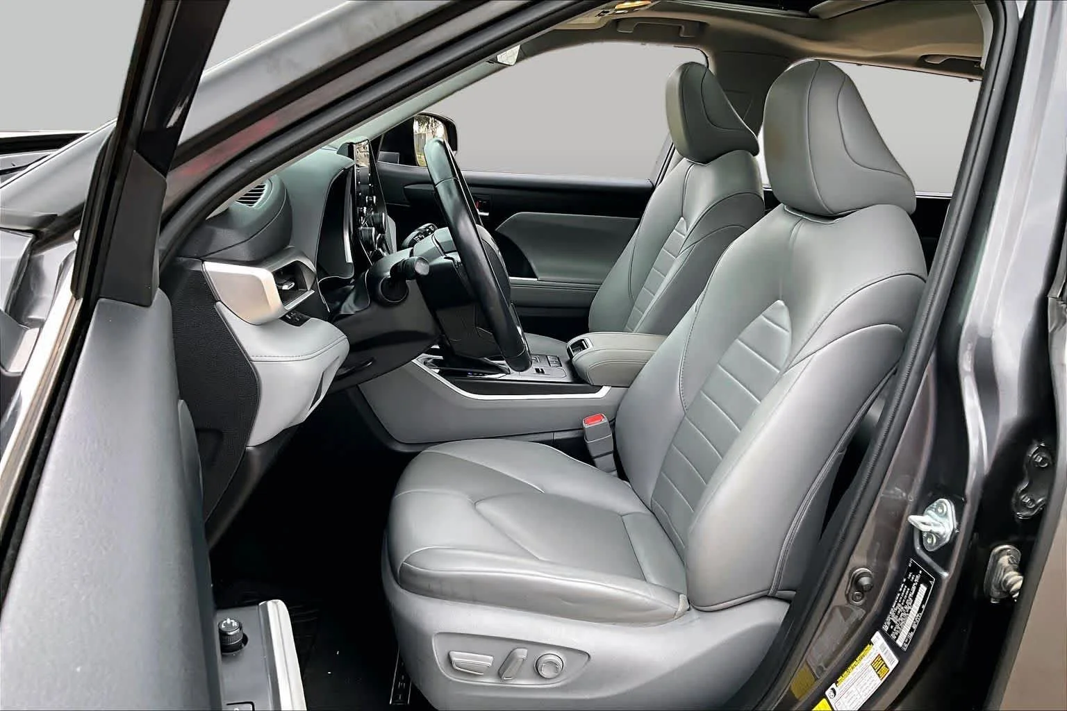 Used 2021 Magnetic Gray Metallic Toyota XLE image 8