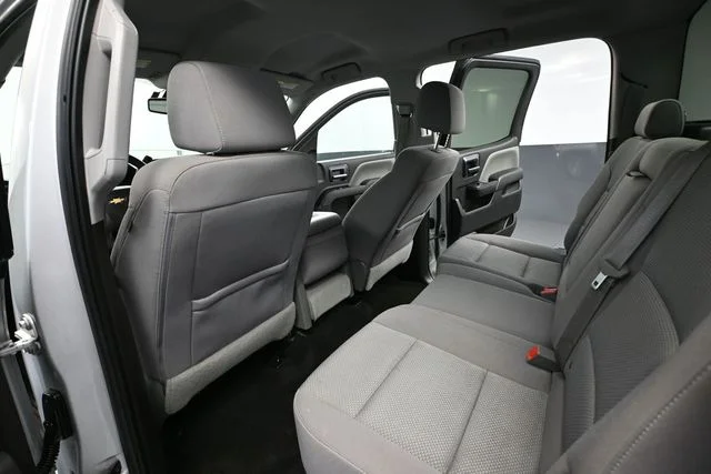Used 2016 Silver Chevrolet LS image 27