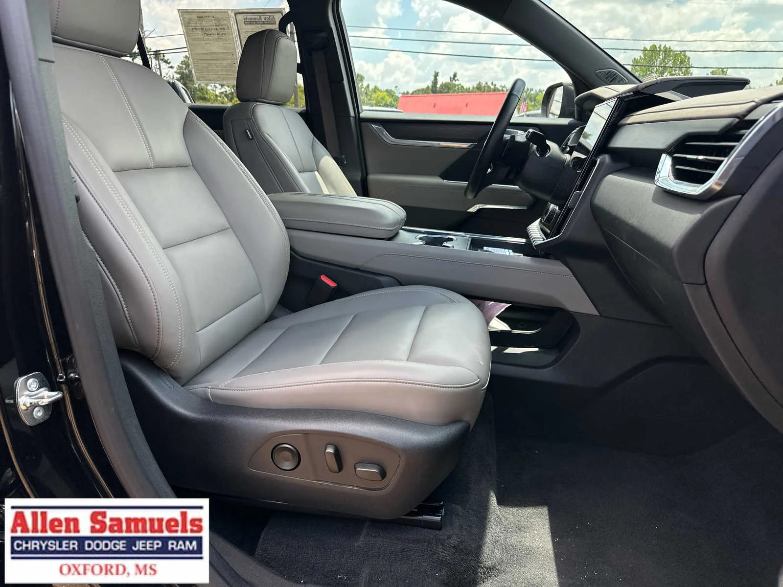 Used 2026 Ebony Twilight Metallic GMC FWD Elevation image 42