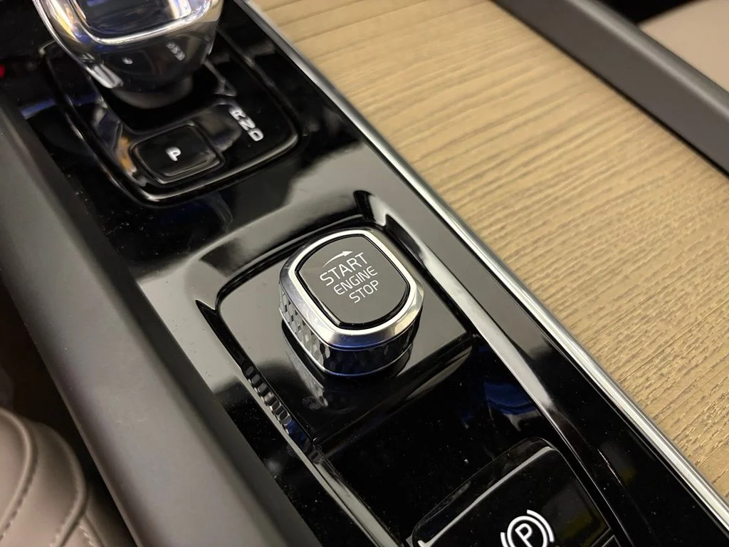 New 2026 Bright Dusk Volvo Plus image 29