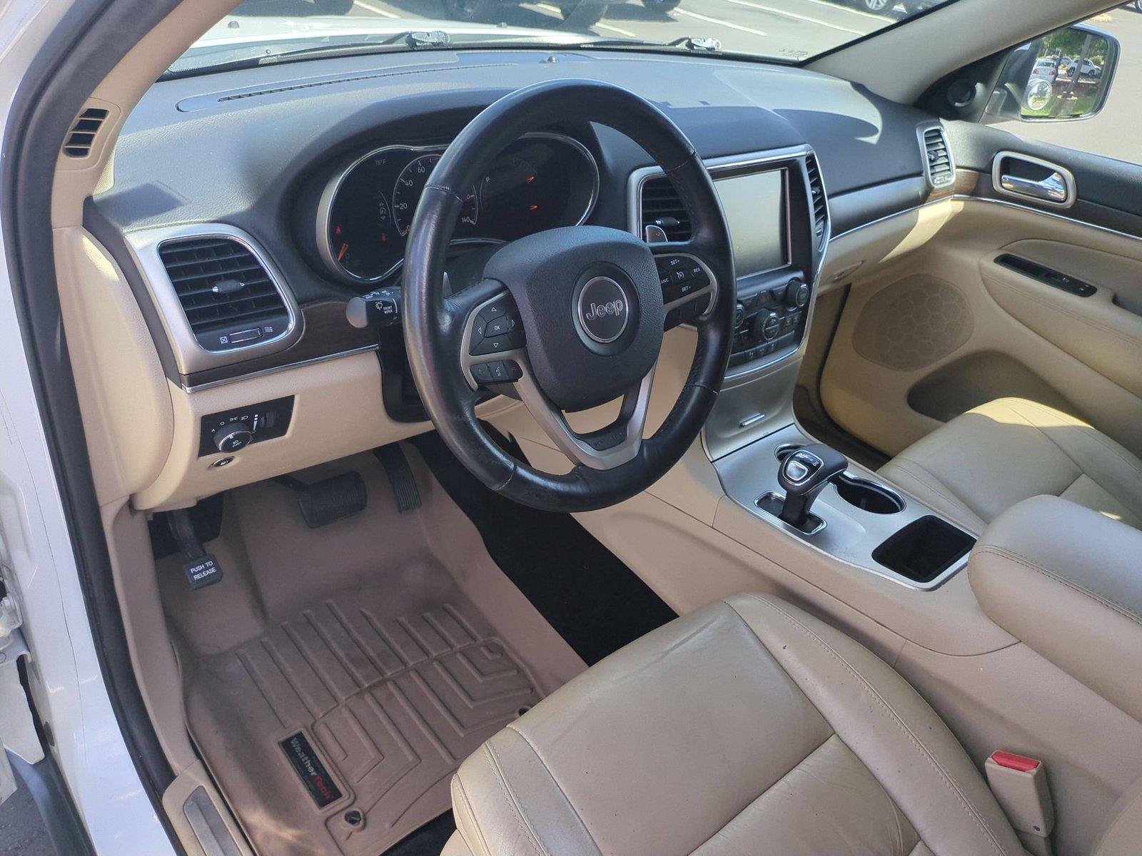 Used 2015 Bright White Clearcoat Jeep Limited image 18