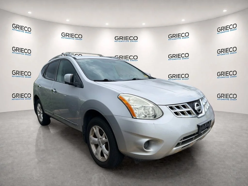 Used 2011 Silver Nissan SV image 1