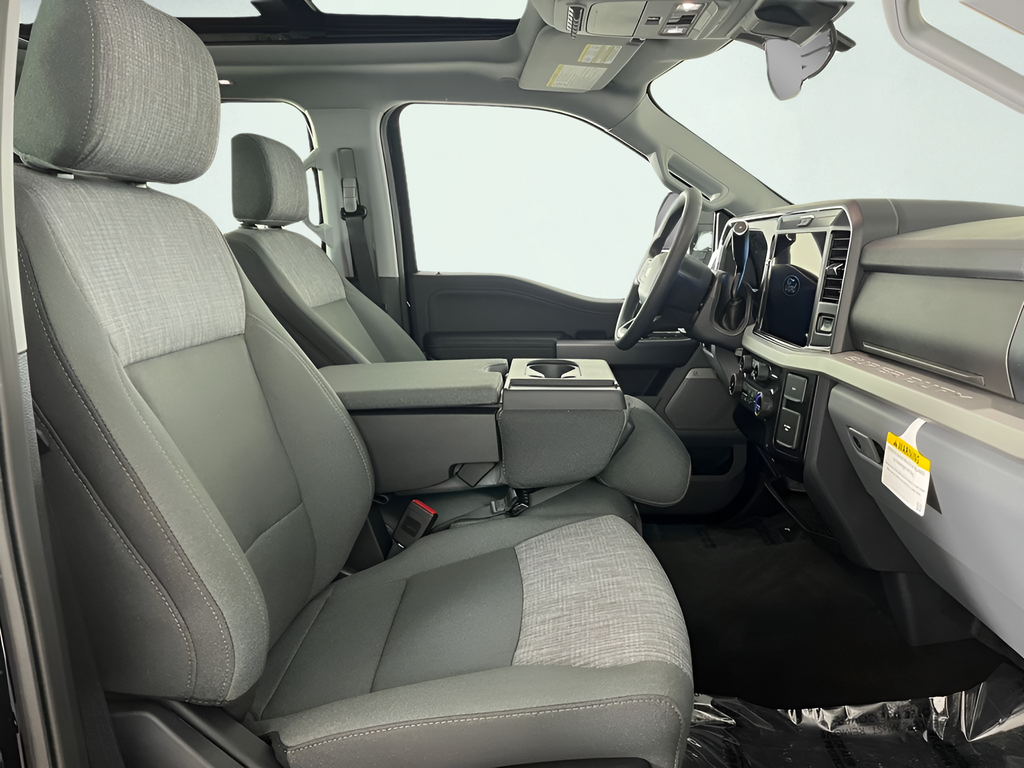 2026 Ford F-350 Super Duty XLT - Photo 12