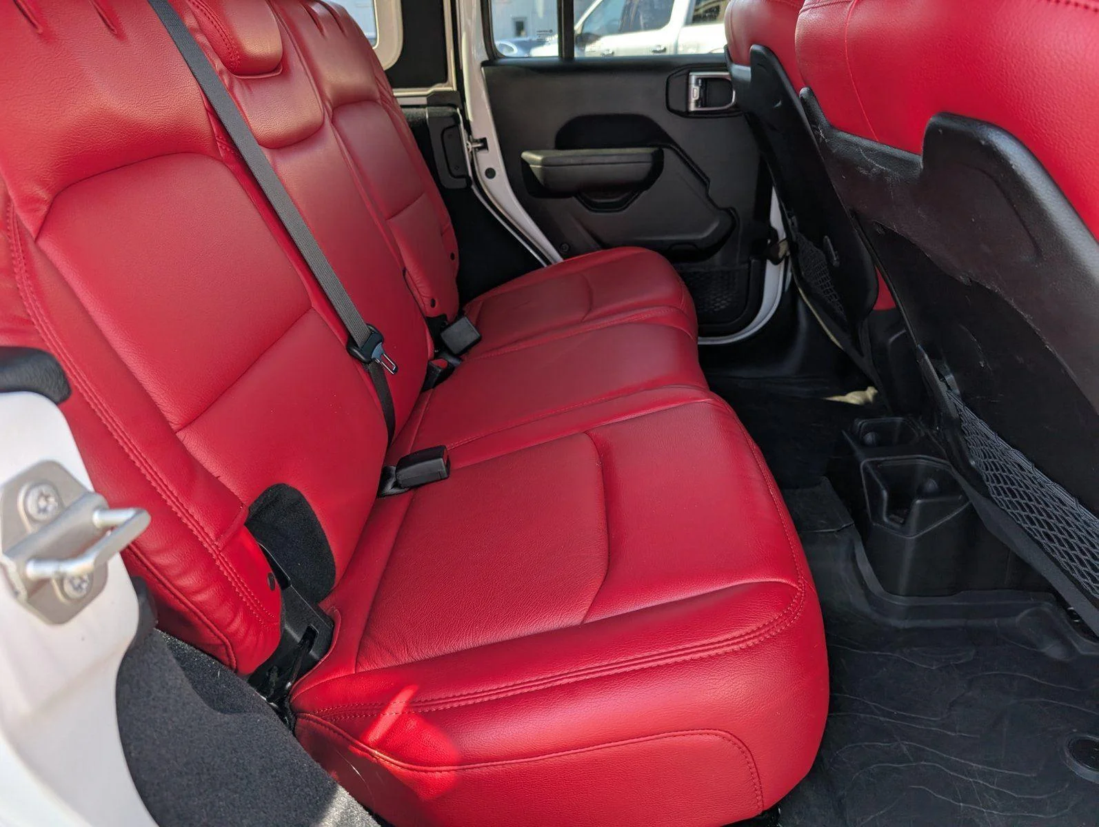 Used 2024 Bright White Clearcoat Jeep Rubicon image 37