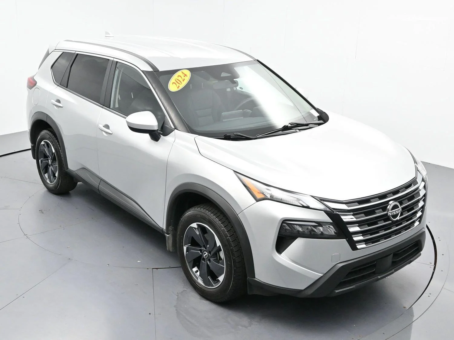 Used 2024 Silver Nissan SV image 36