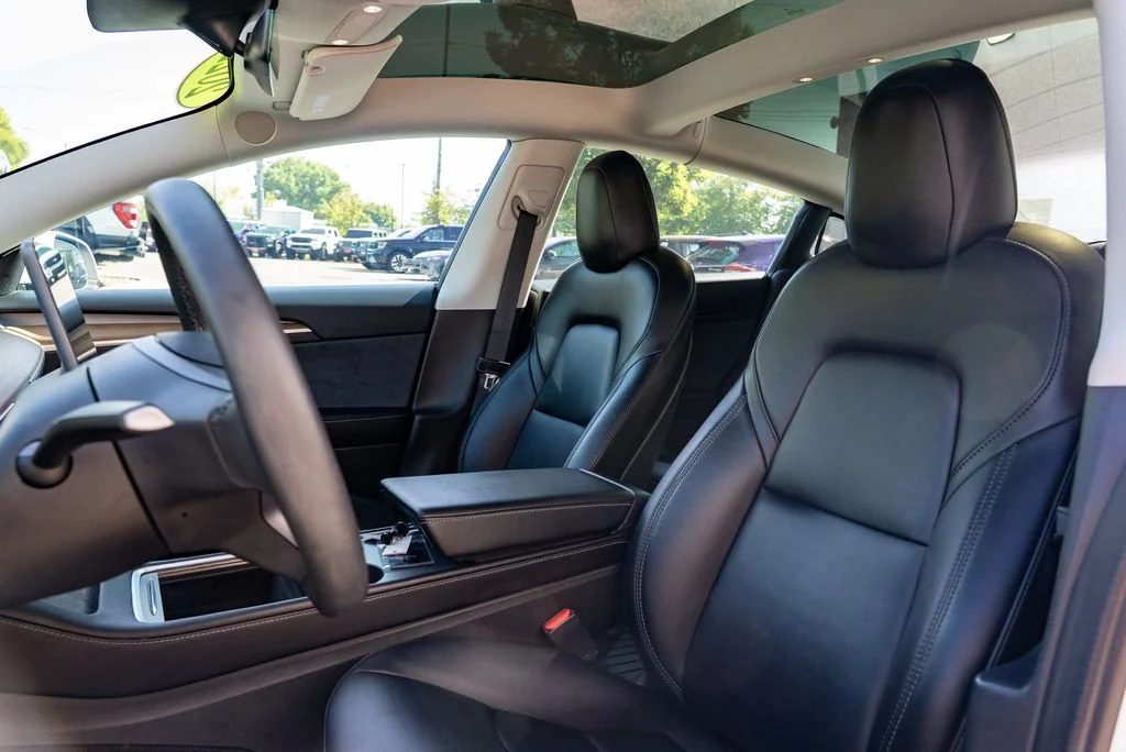 Used 2022 White Tesla Long Range image 16