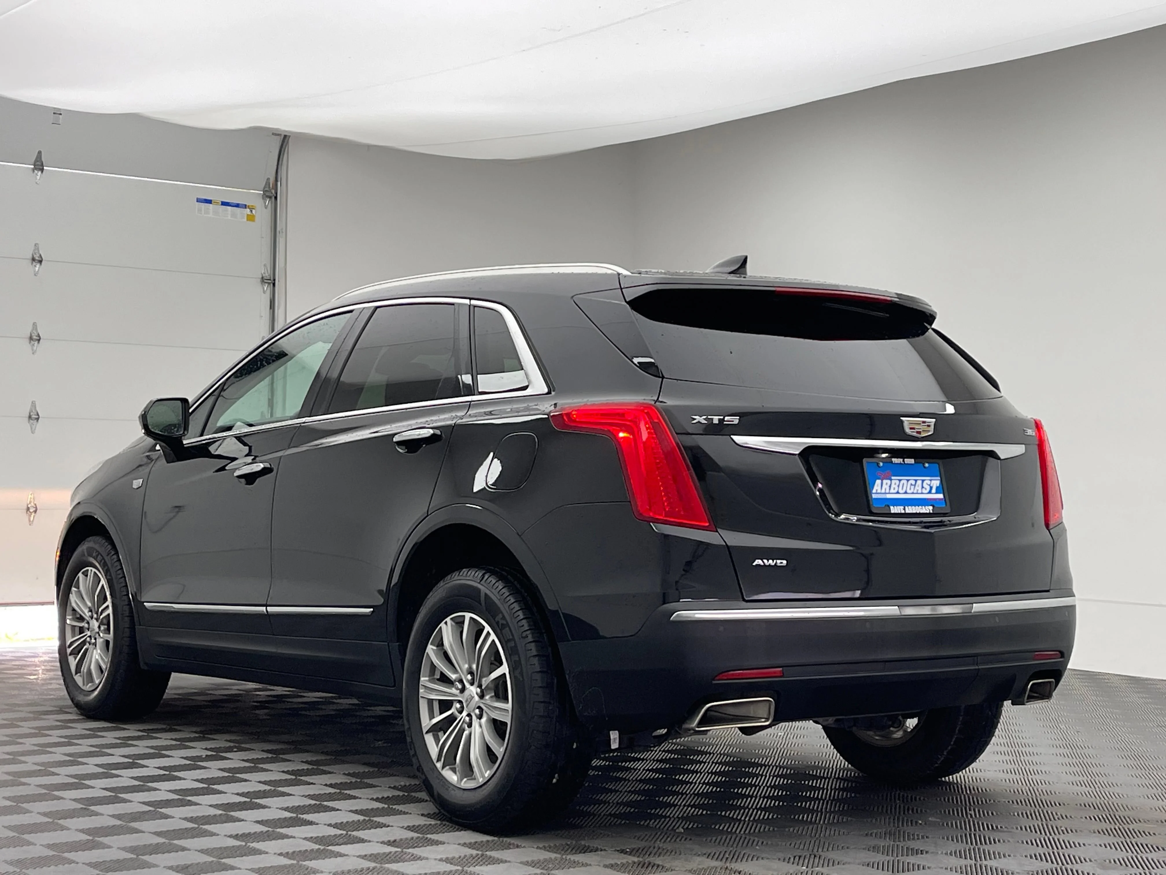 Used 2017 STELLAR BLACK METALLIC Cadillac Luxury AWD image 11