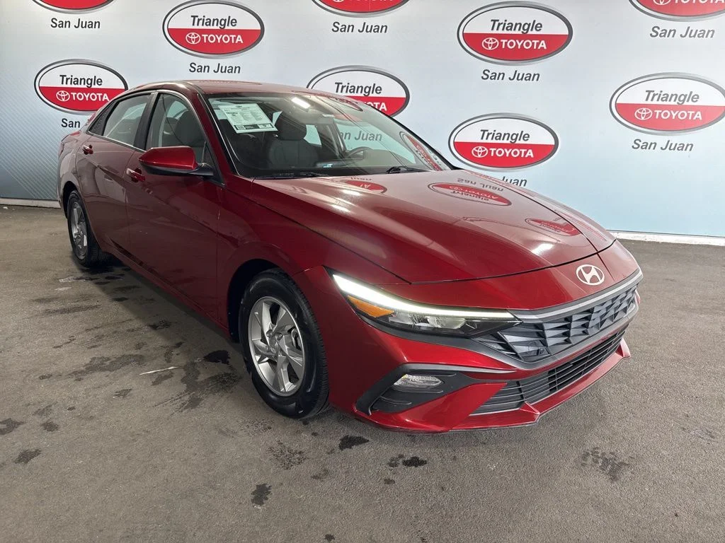 Used 2024 Red Hyundai SE image 3